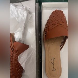 Wonderly Women’s Etta Mule sandal